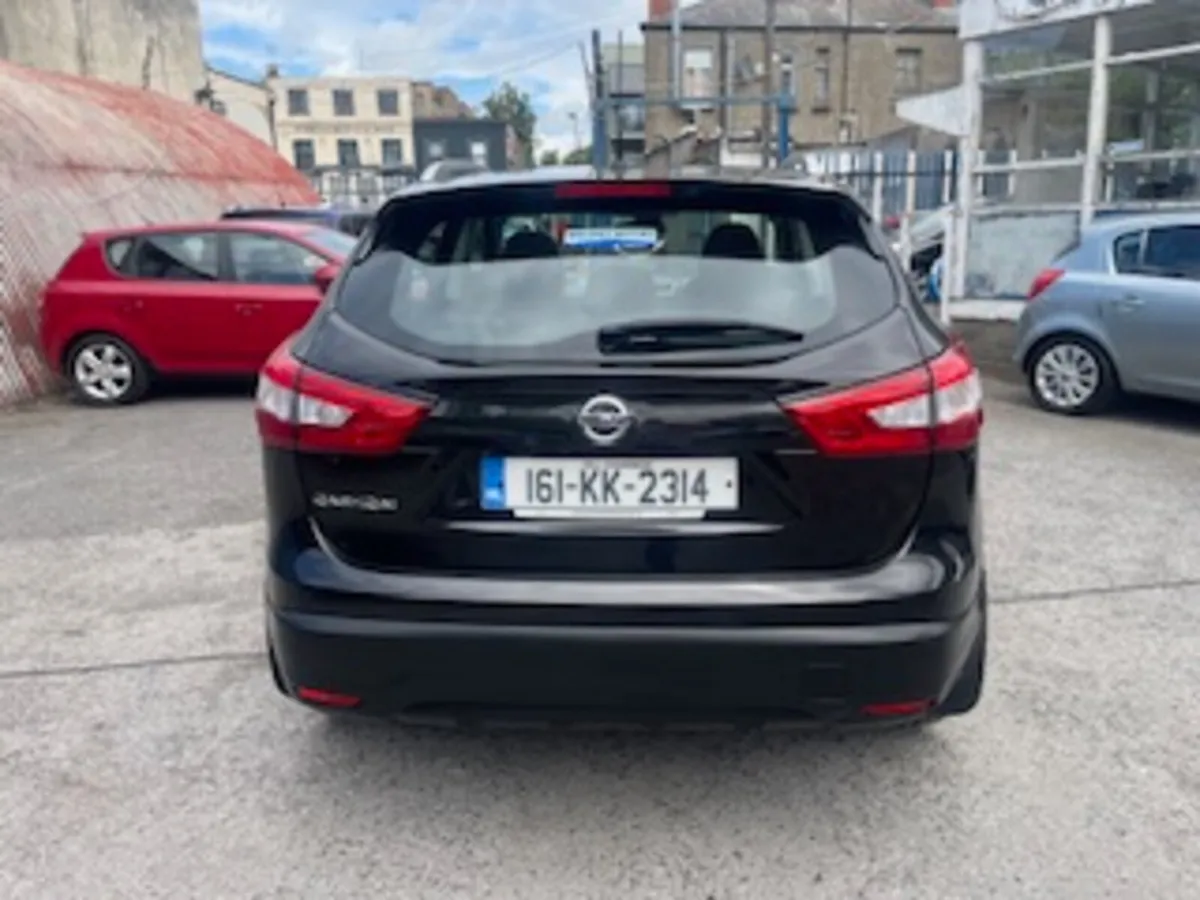 Nissan Qashqai 2016, LOW MILEAGE, PANORAMIC ROOF - Image 4