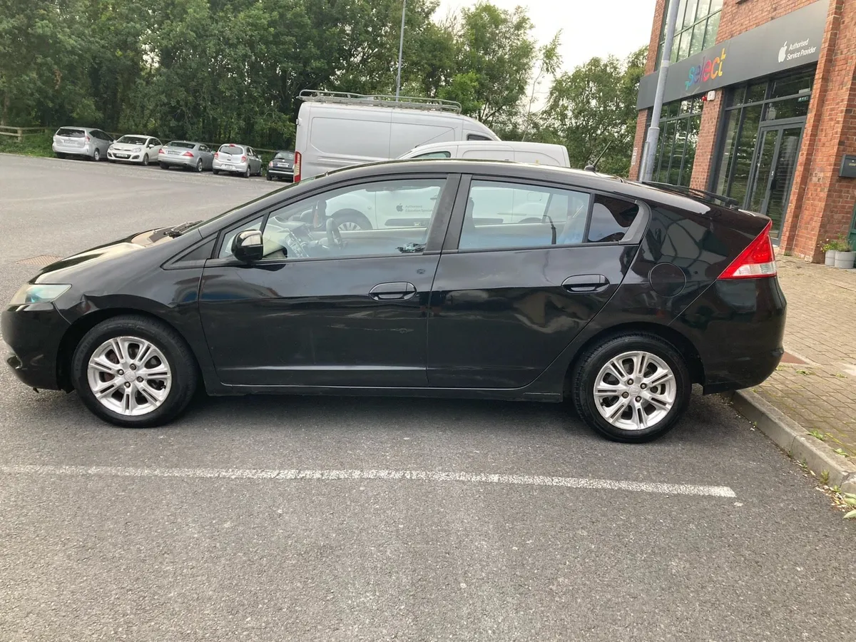 2010 Honda insight hybrid nct&taxed - Image 2