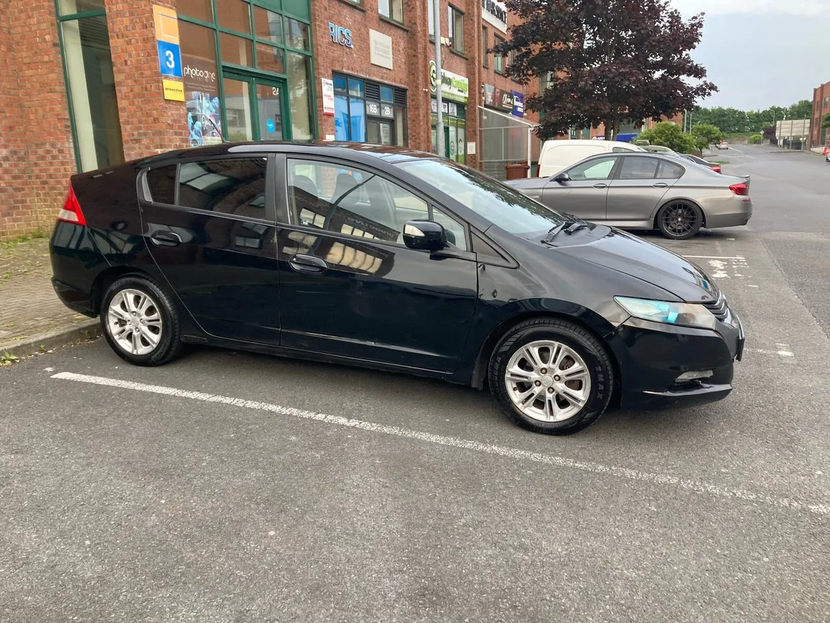 2010 Honda insight hybrid nct&taxed - Image 4