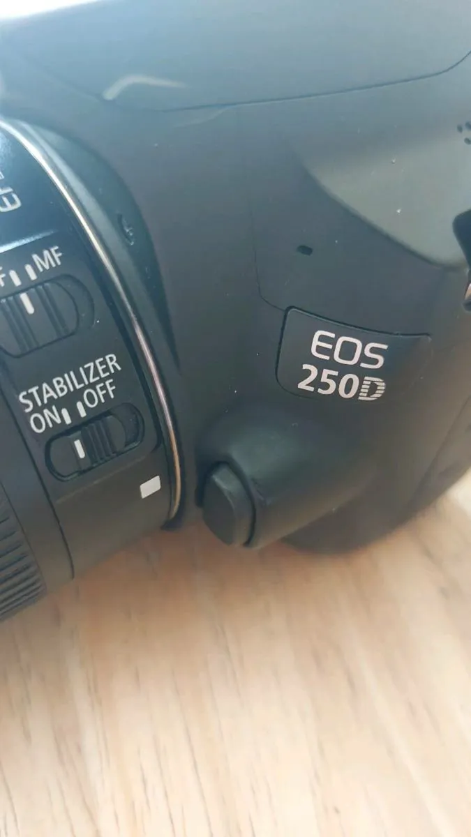 Canon EOS 250 GPS +55/240mm zoom - Image 1