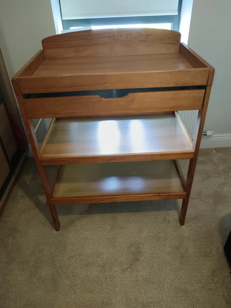 Changing table - Image 1