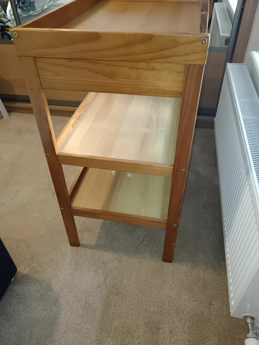 Changing table - Image 3