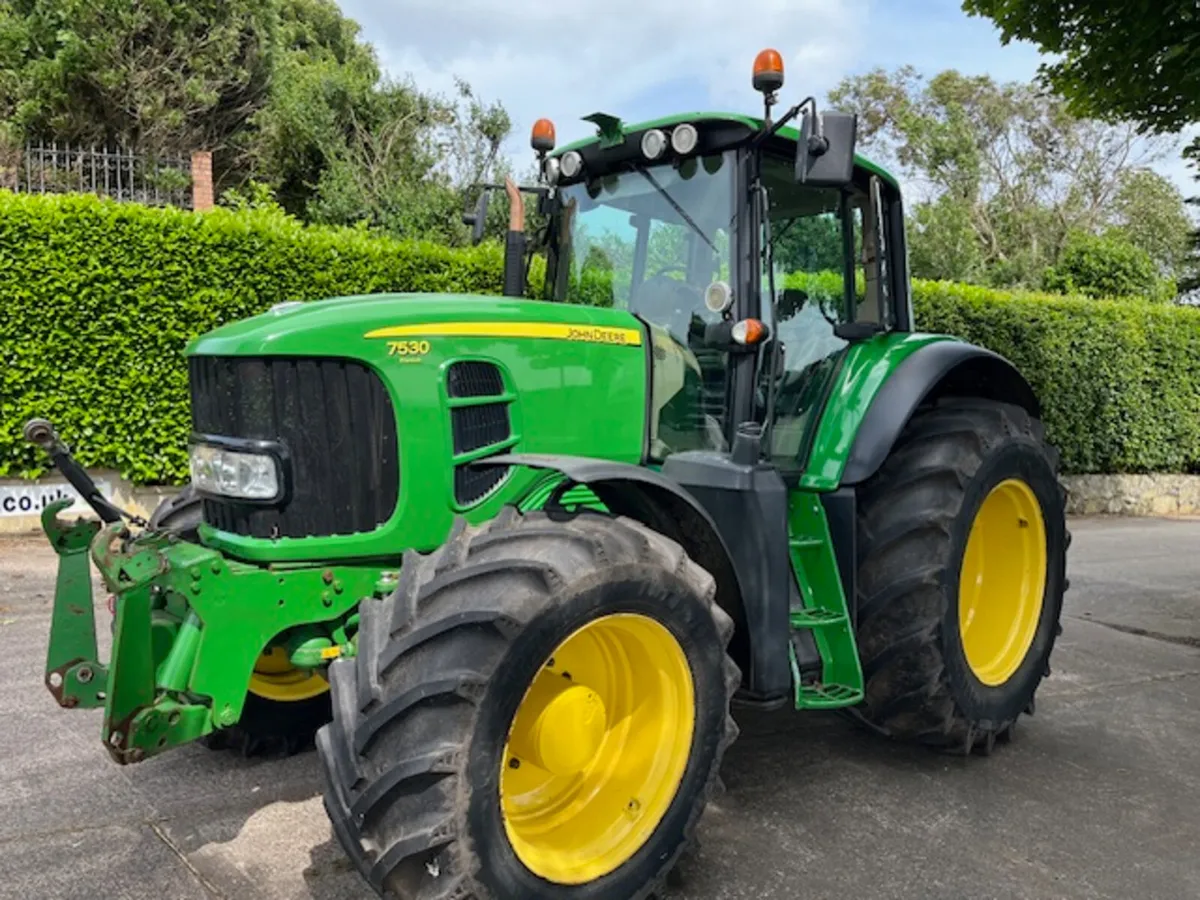 2010 John Deere 7530  A/Powr c/w F/links & PTO - Image 1