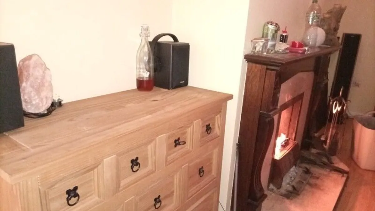 chest of drawers solid pine wood - Image 1