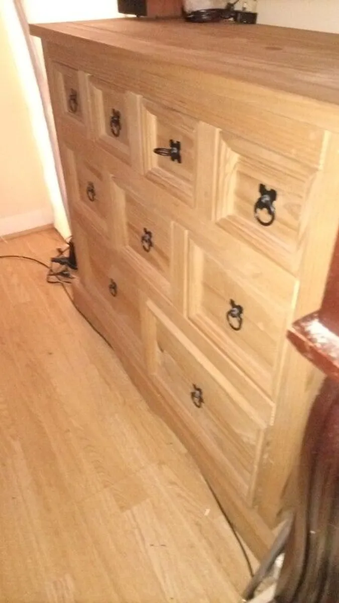 chest of drawers solid pine wood - Image 3