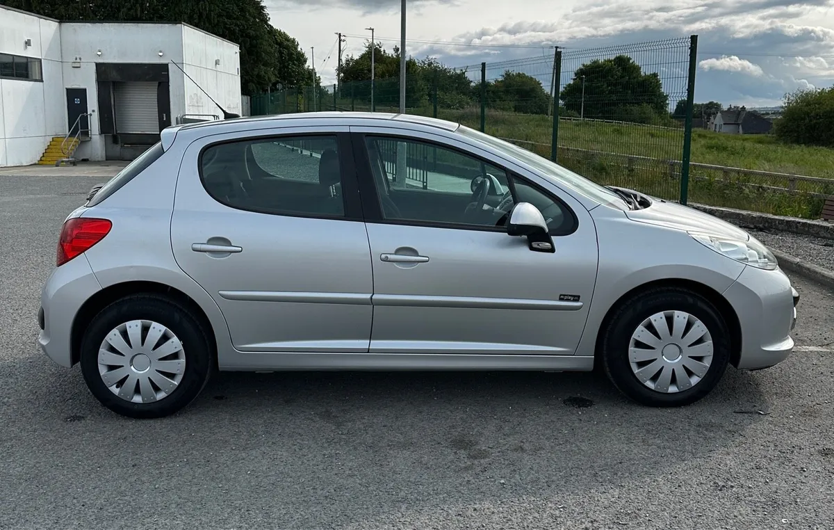 Peugeot 207, 1.4PETROL, low mileage - Image 2