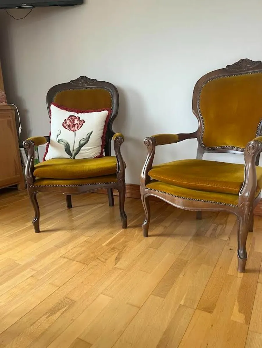 Chairs - Image 3