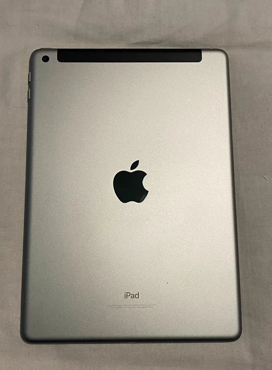 Apple iPad - Image 3
