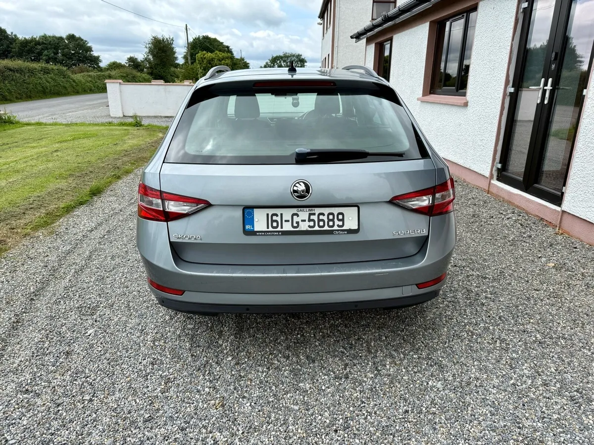 Skoda Superb - Image 4