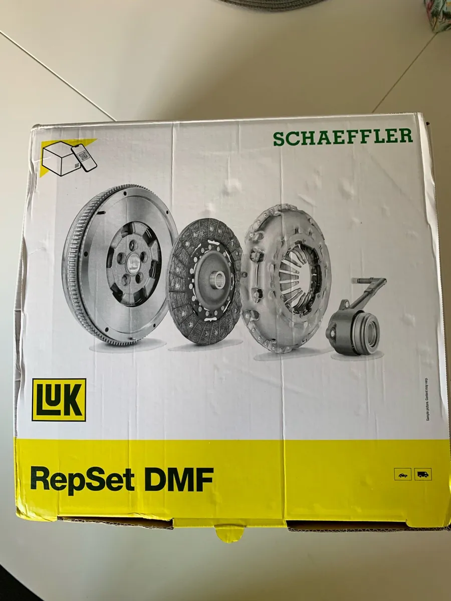 Brand new Luk 609029900 clutch kit with flywheel - Image 1