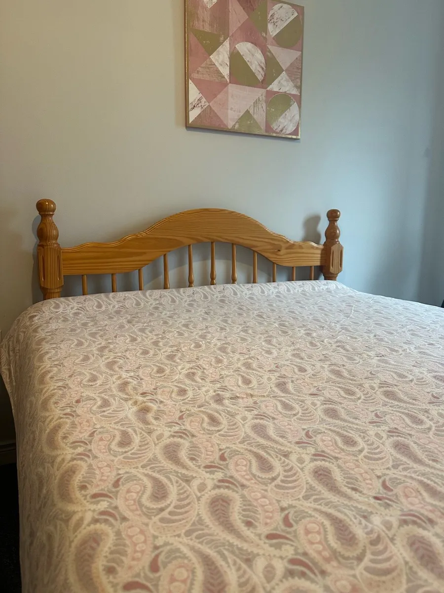 Double bed - Image 1
