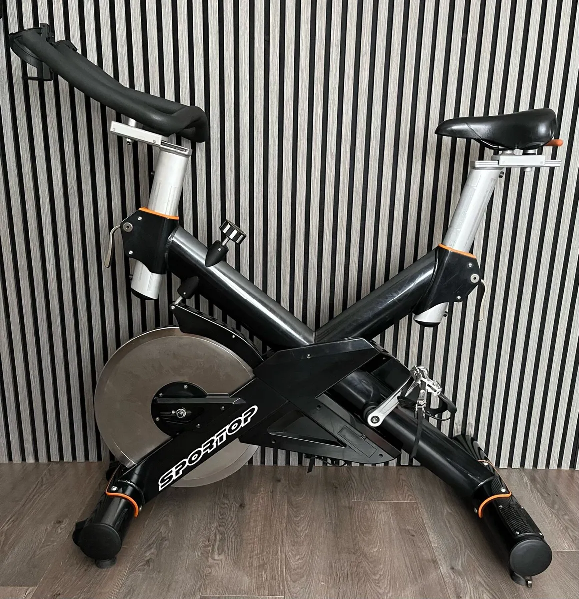 Sportop cb8500 / 30kg flywheel/ 90kg spin bike - Image 1