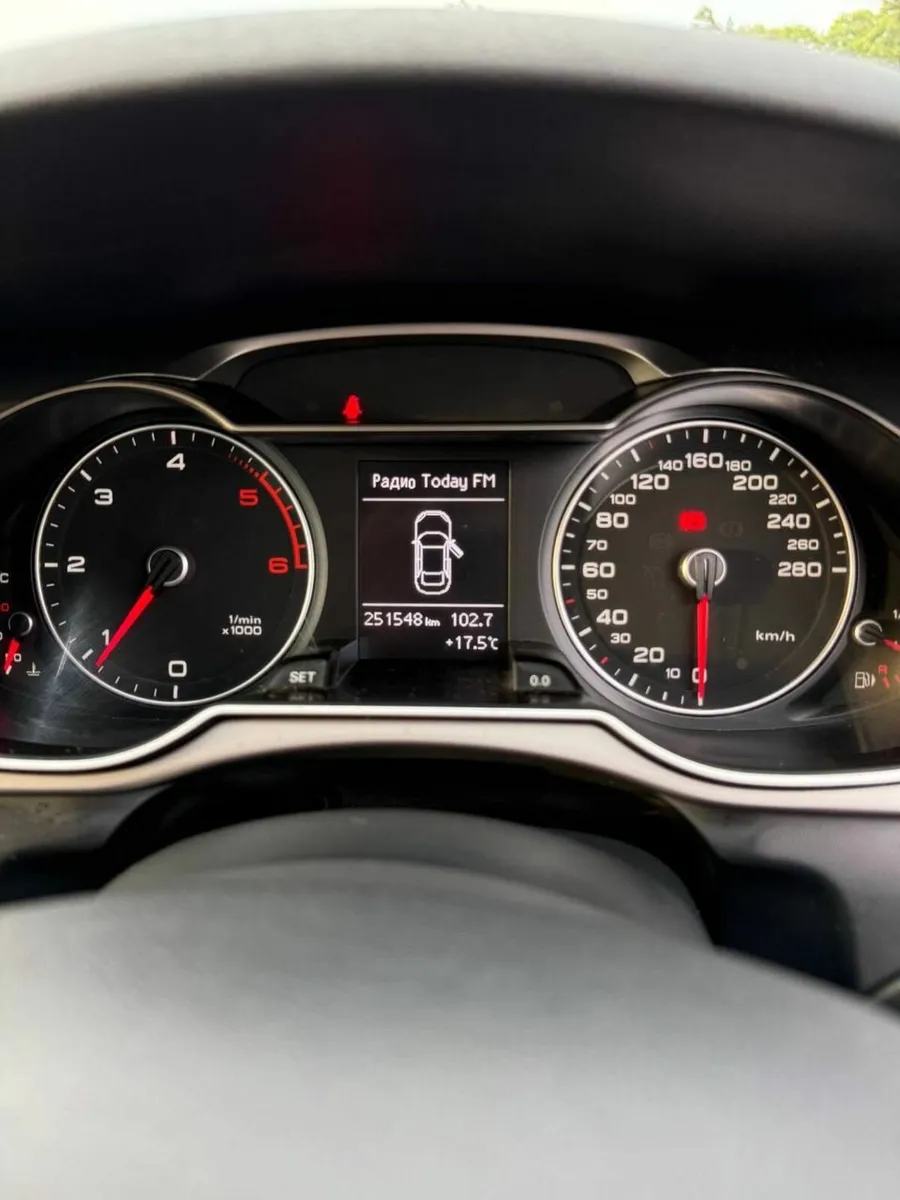 Audi A4 2012 - Image 2