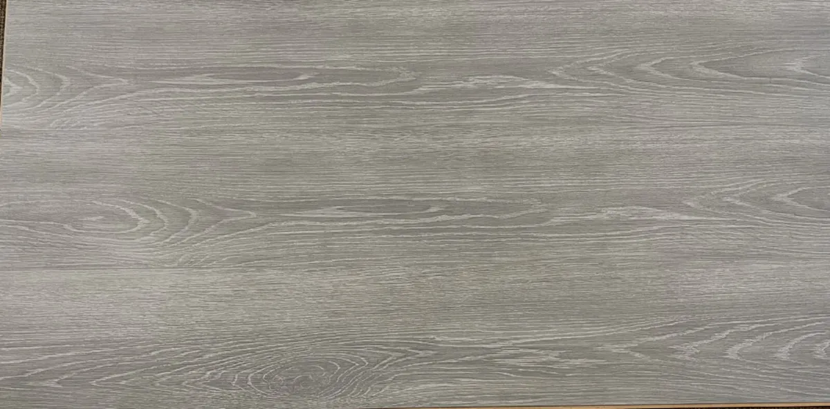 Laminated flooring - Image 1