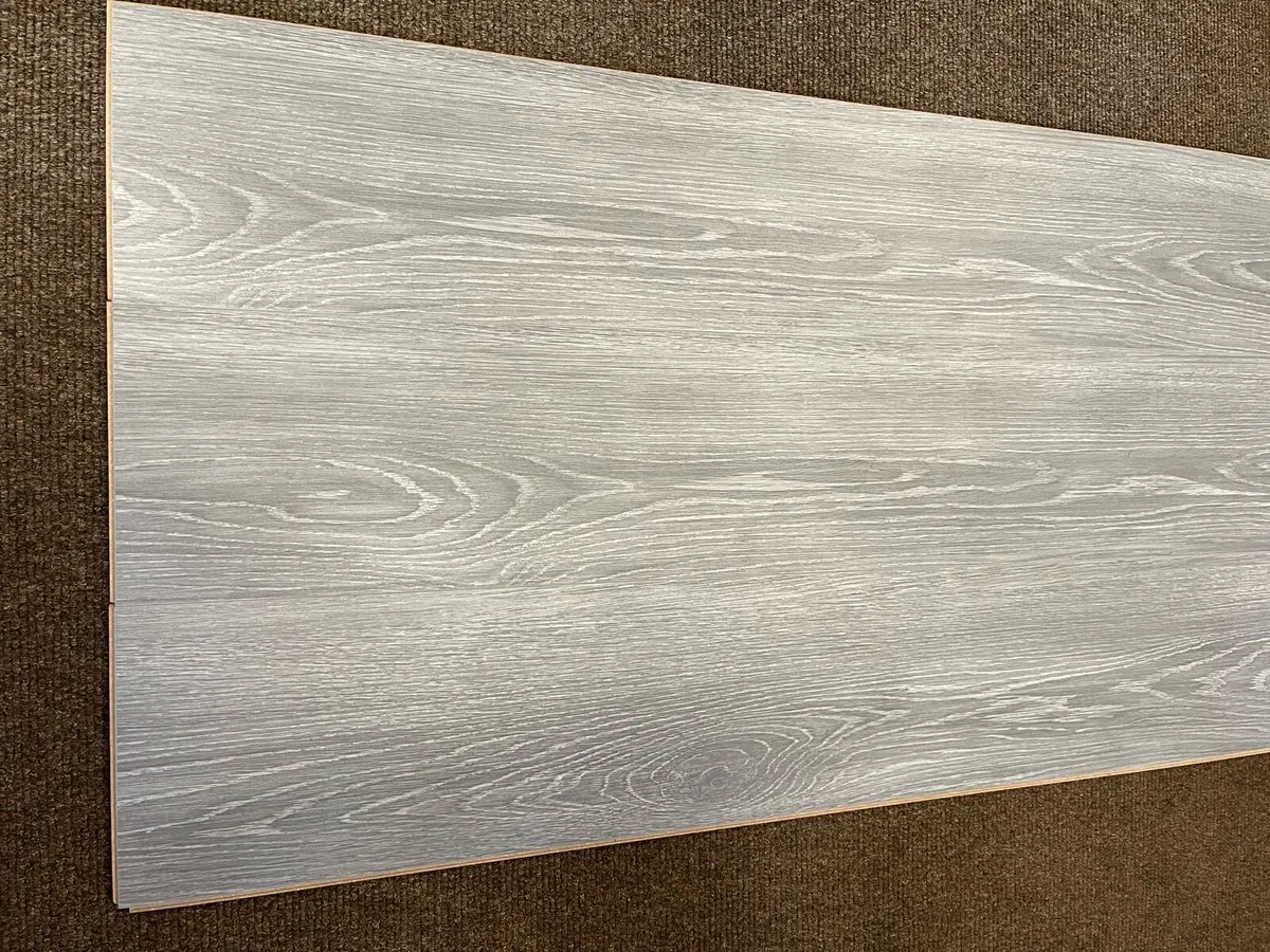 Laminated flooring - Image 3