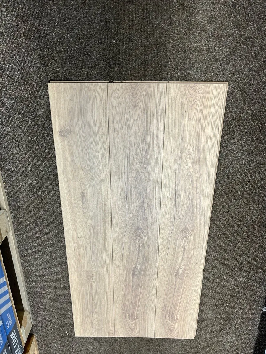 Laminated flooring - Image 4