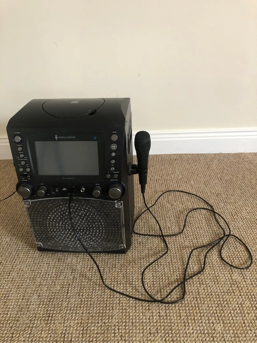 Karaoke machine with microphone - Image 1