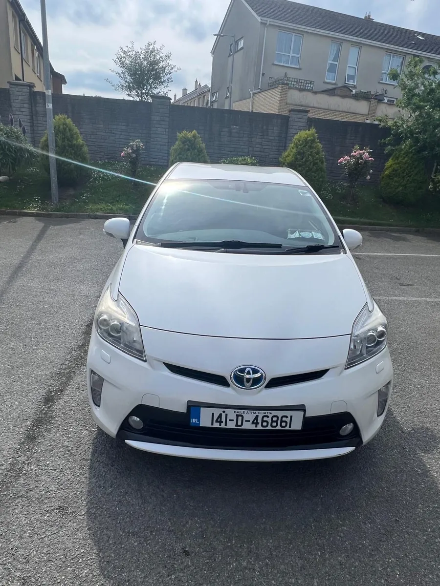 Toyota Prius 2014 1.8 Petrol Hybrid UK made Car - Image 2