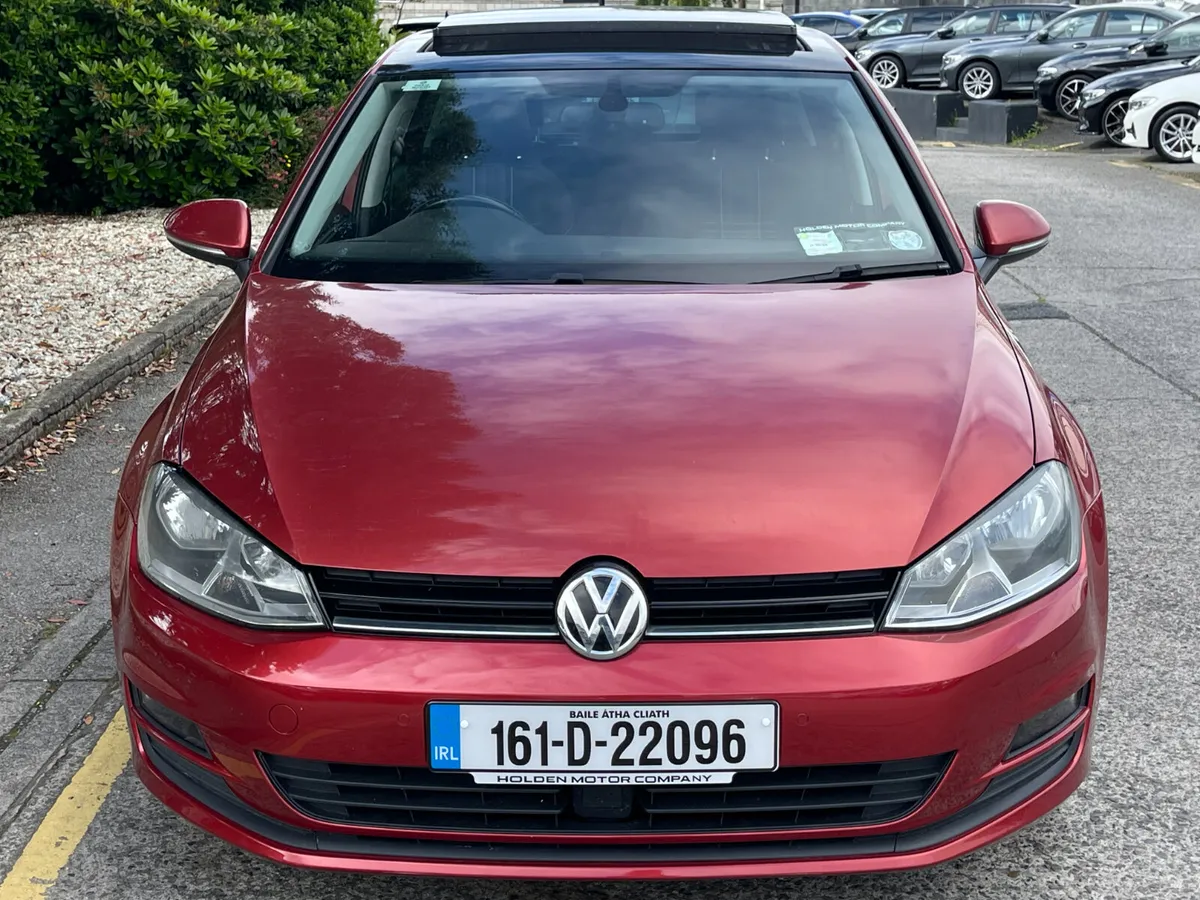 2016 Volkswagen Golf**Lounge Edition**Pan Roof** - Image 4