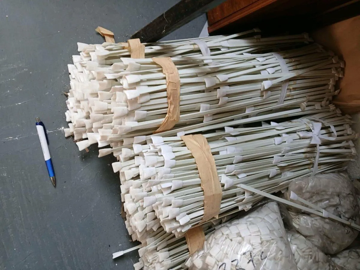 40 sets sail battens: will sell for only €50. - Image 1