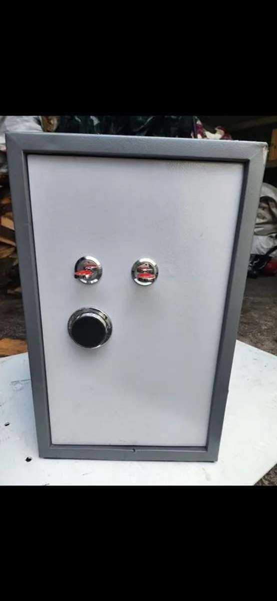 Safe - Image 1