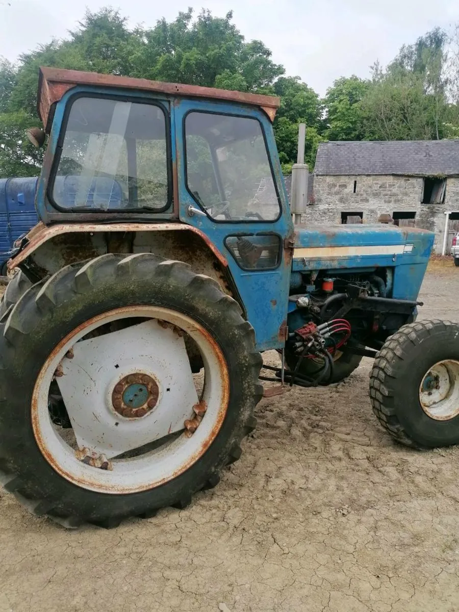 Ford 5000 tractor - Image 2
