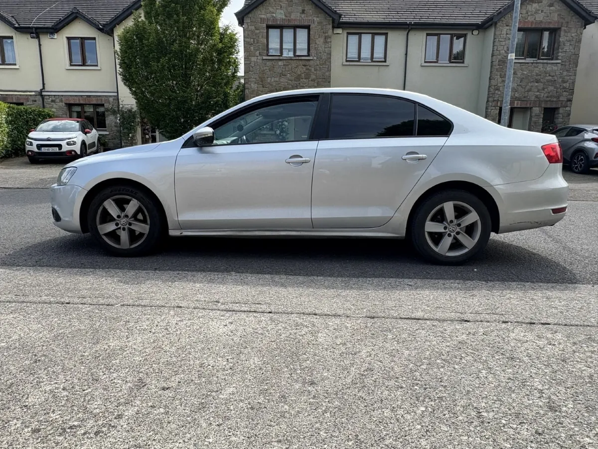 Volkswagen Jetta 2012 - Image 4