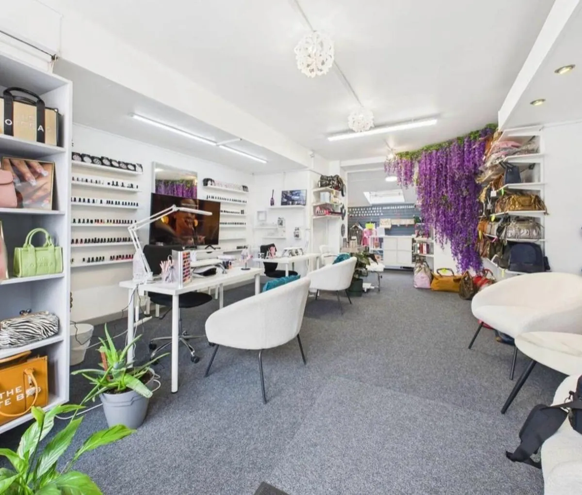 Nail / lashes beauty salon - Image 3