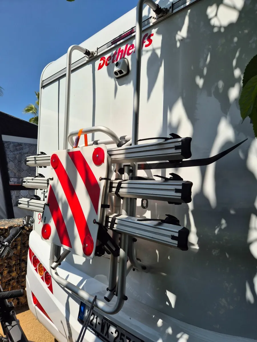 Luxury Motorhome,  Low Profile,  Semi-integrated - Image 4