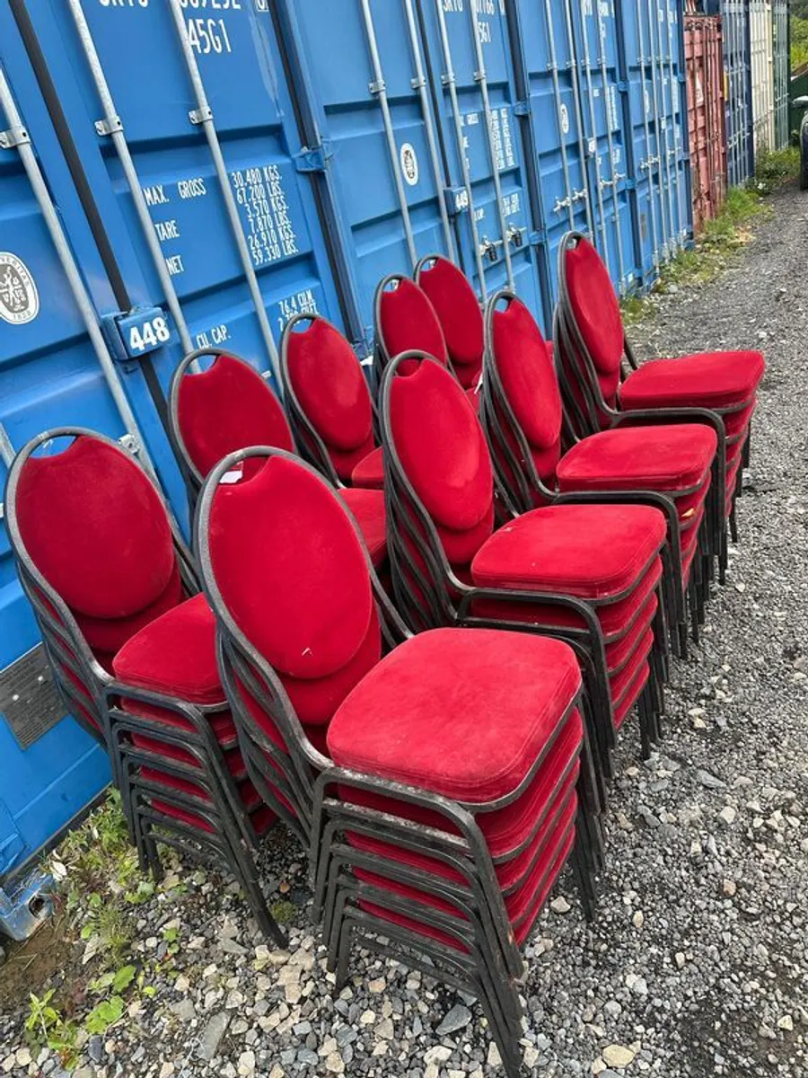 Bolero Arched Banquet Chairs in Red - Image 1