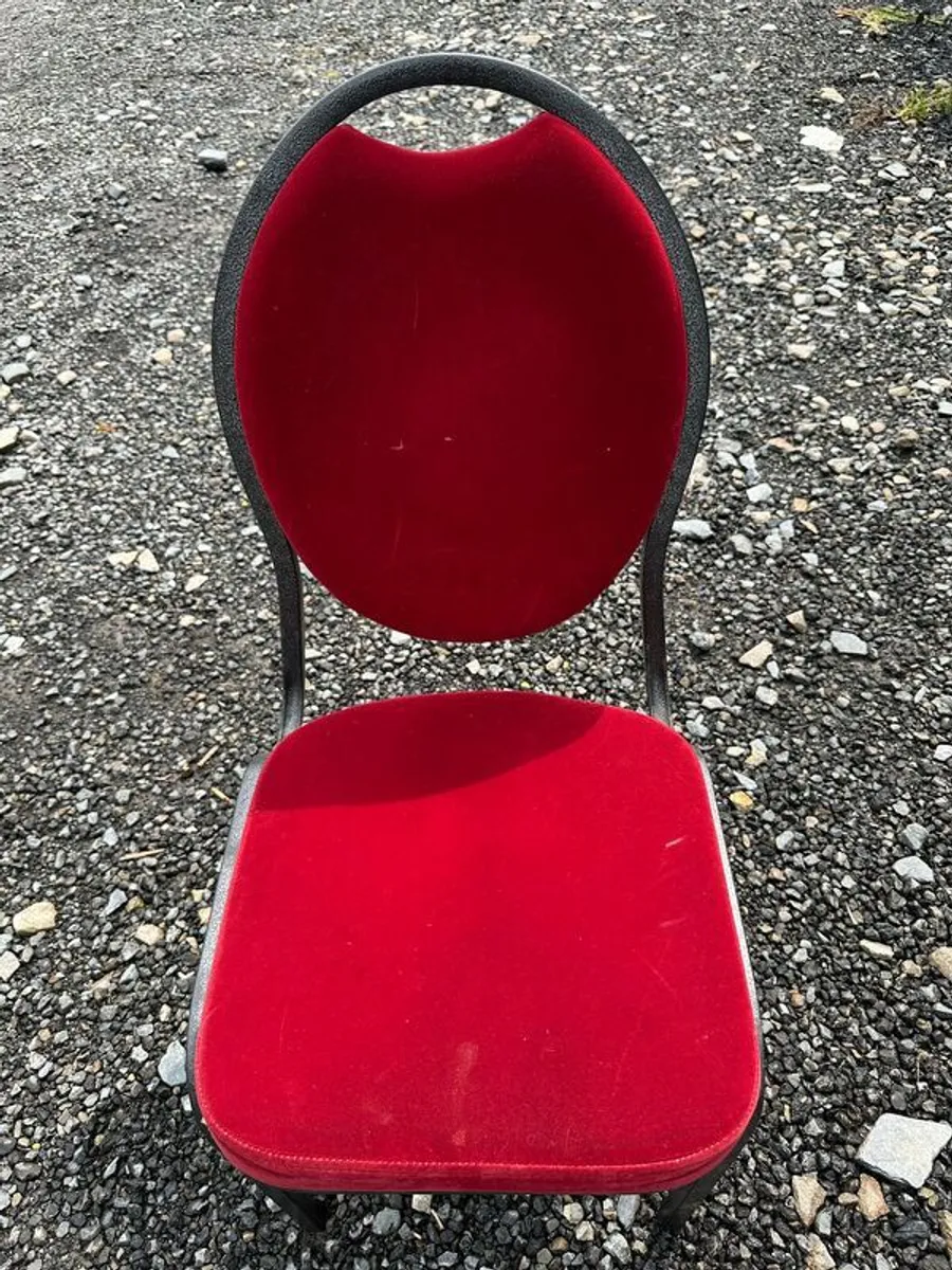 Bolero Arched Banquet Chairs in Red - Image 4