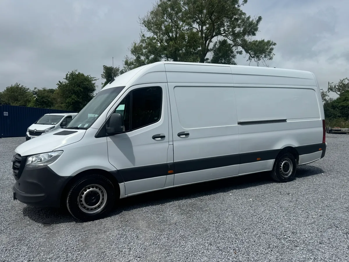Selection of sprinters and master/movanos - Image 3