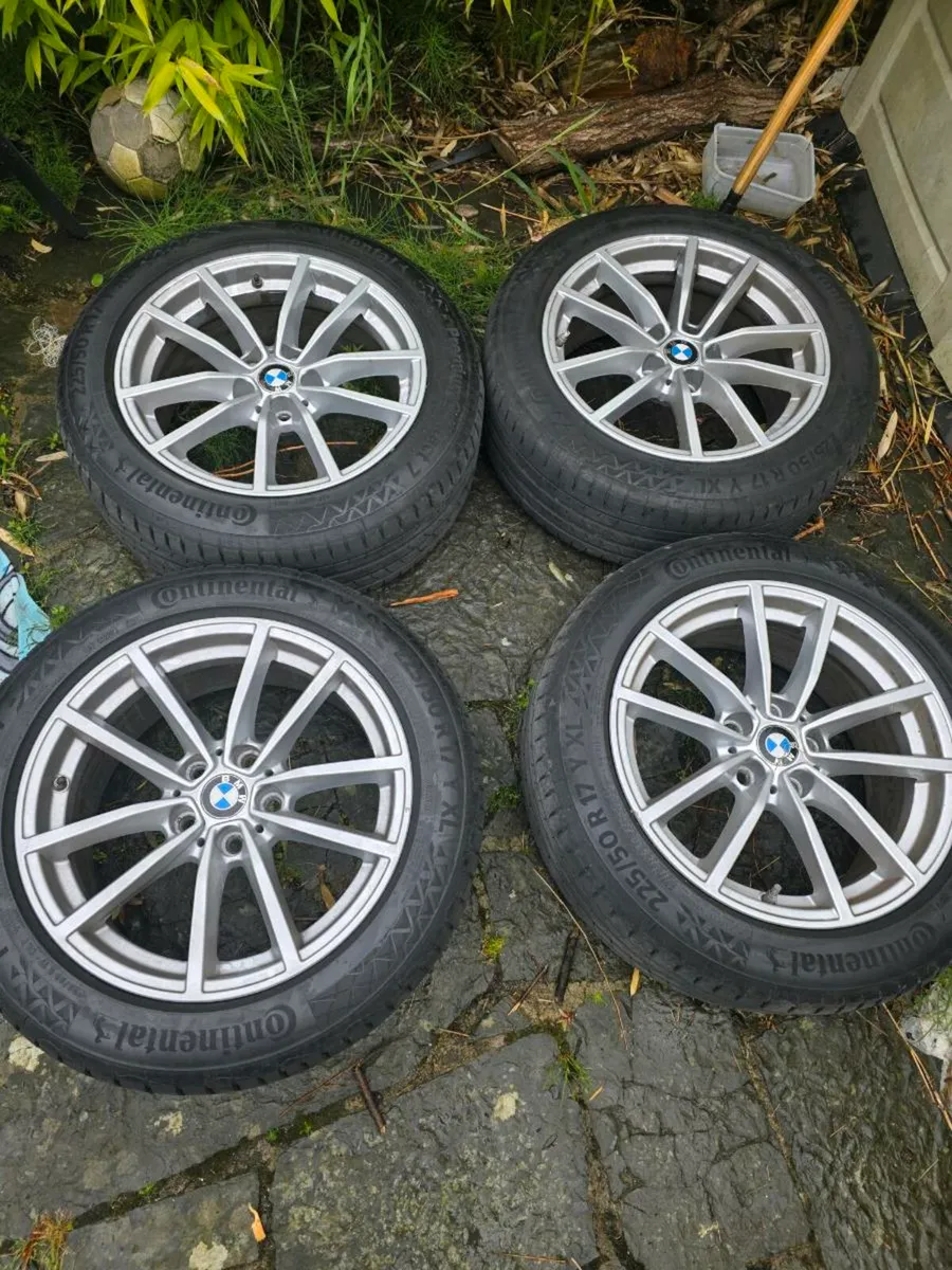 BMW 17" alloys with TP sensors & BMW grill - Image 2