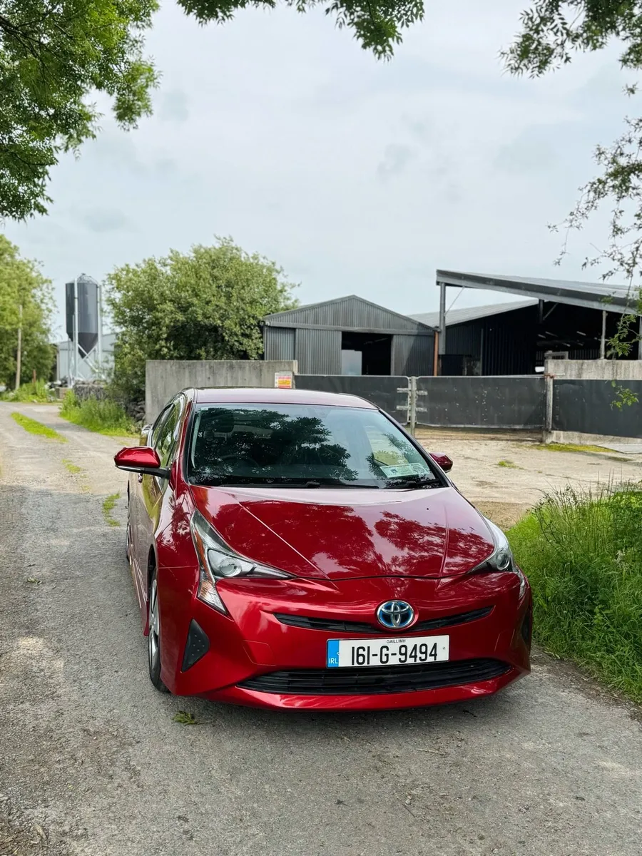Toyota Prius AUTOMATIC 1.8 2016 HYBRID / 128K KM - Image 2