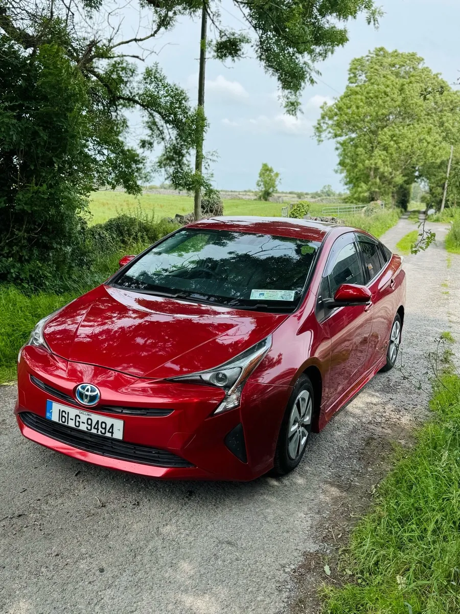 Toyota Prius AUTOMATIC 1.8 2016 HYBRID / 128K KM - Image 3