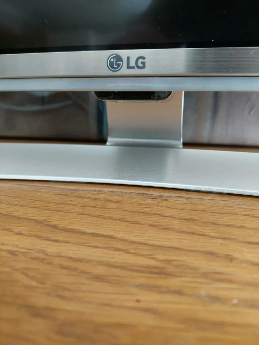 LG UHD Smart 50in Tv - Image 3