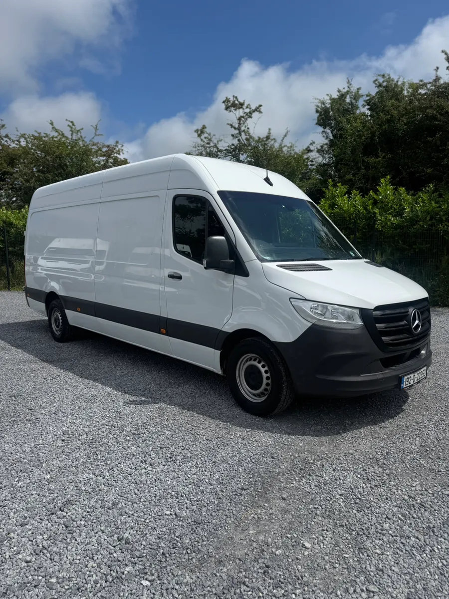 Zero deposit finance LWB RWD Sprnter - Image 1