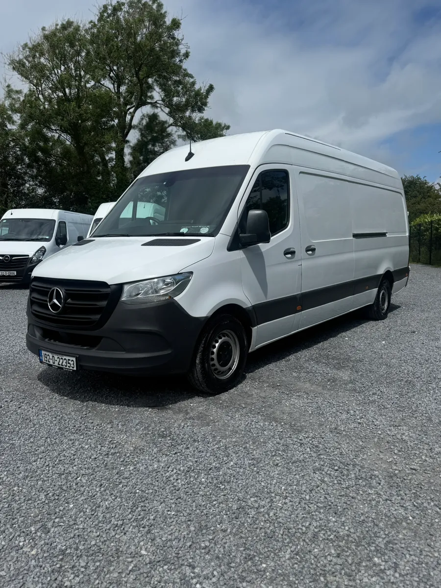 Zero deposit finance LWB RWD Sprnter - Image 3
