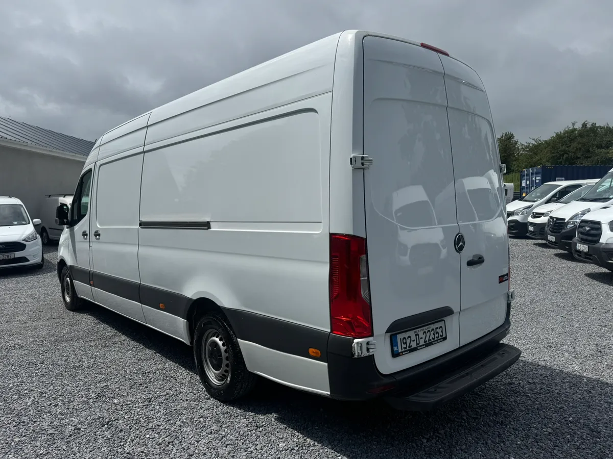 Zero deposit finance LWB RWD Sprnter - Image 4