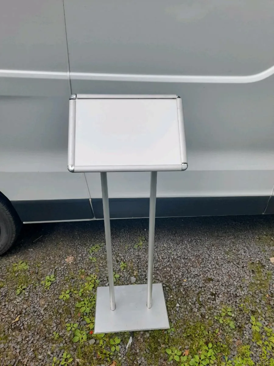 Menu stand - Image 1