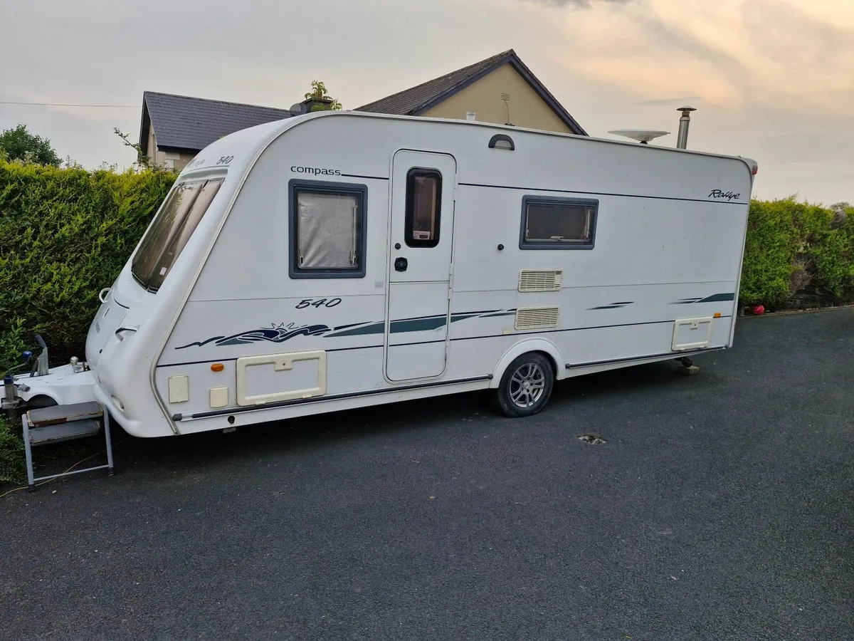 Compass Rallye Fixed Bed Caravan - Image 1