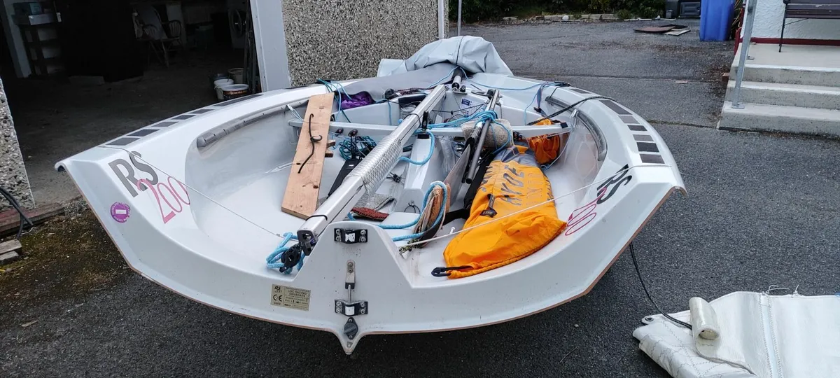 RS 200 racing dinghy - Image 3