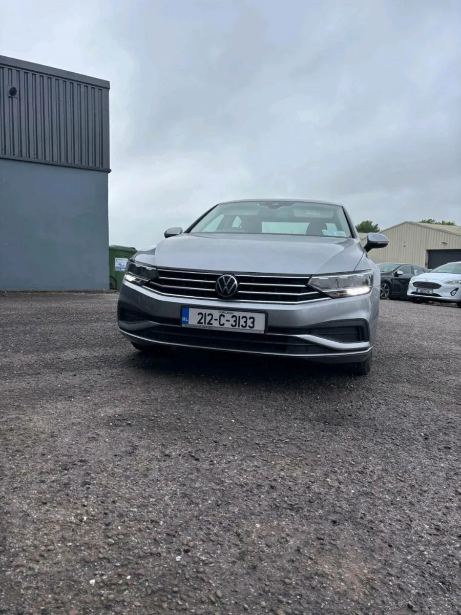 2021 VW Passat - Image 2
