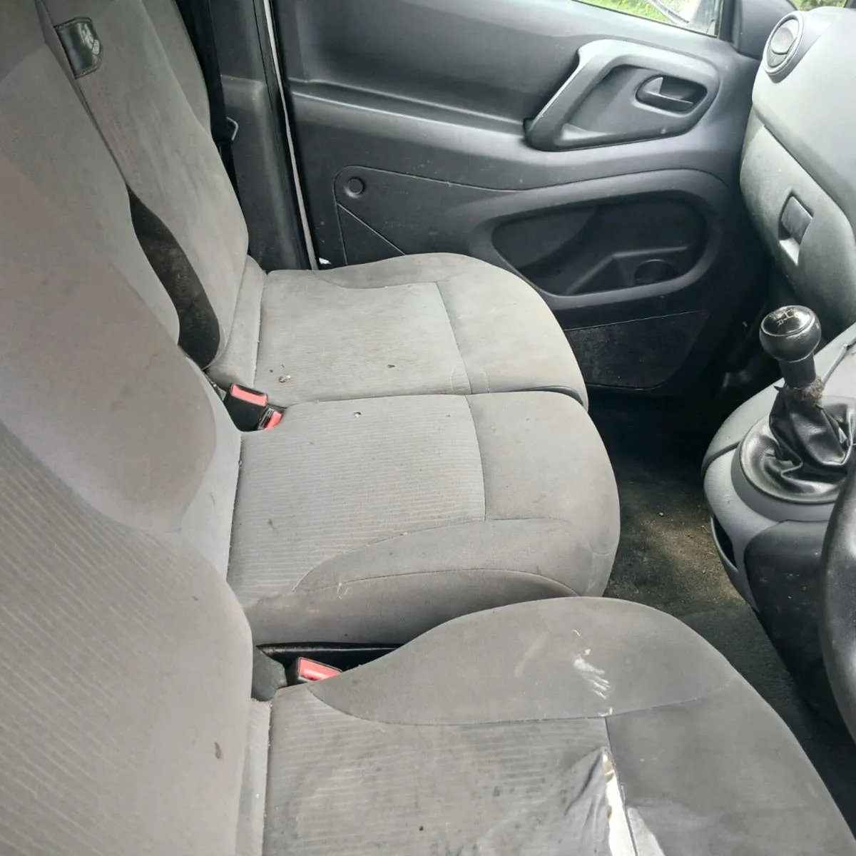 152 Peugeot  partner lwb 3 seater - Image 3