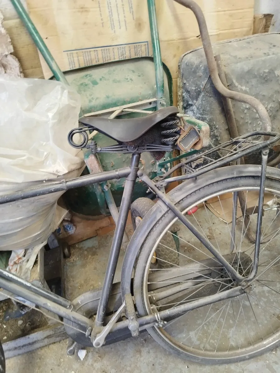 Vintage bicycle fir sale fully restored. - Image 4