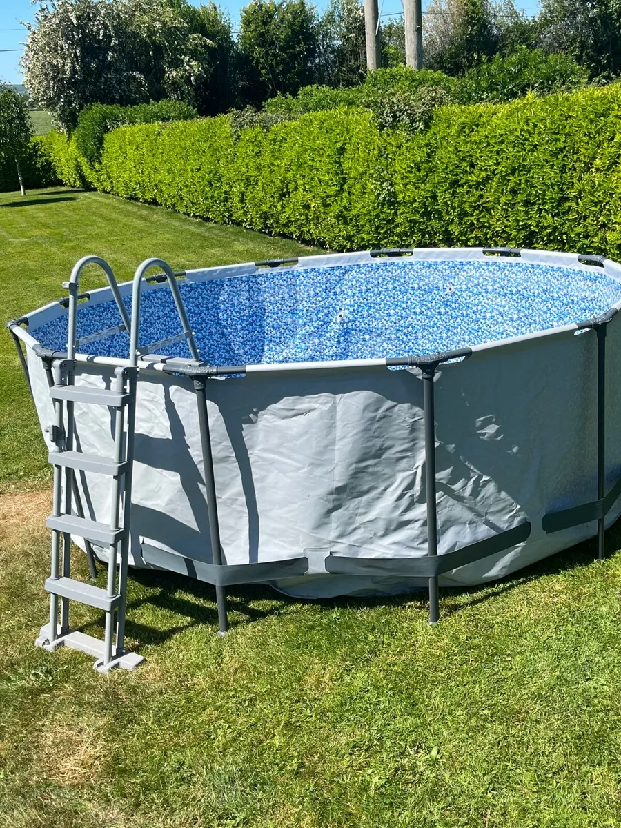Swimming pool - Image 1