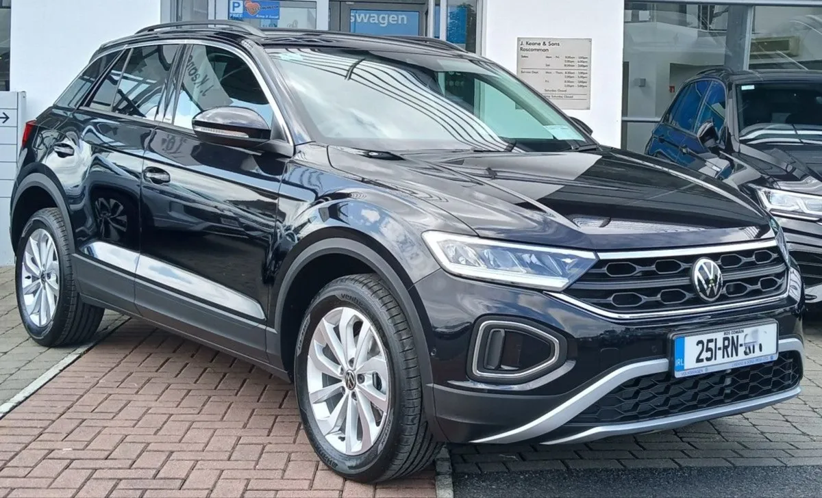 Volkswagen T-Roc Edition 75 2.0tdi 116HP  rear Vi - Image 1