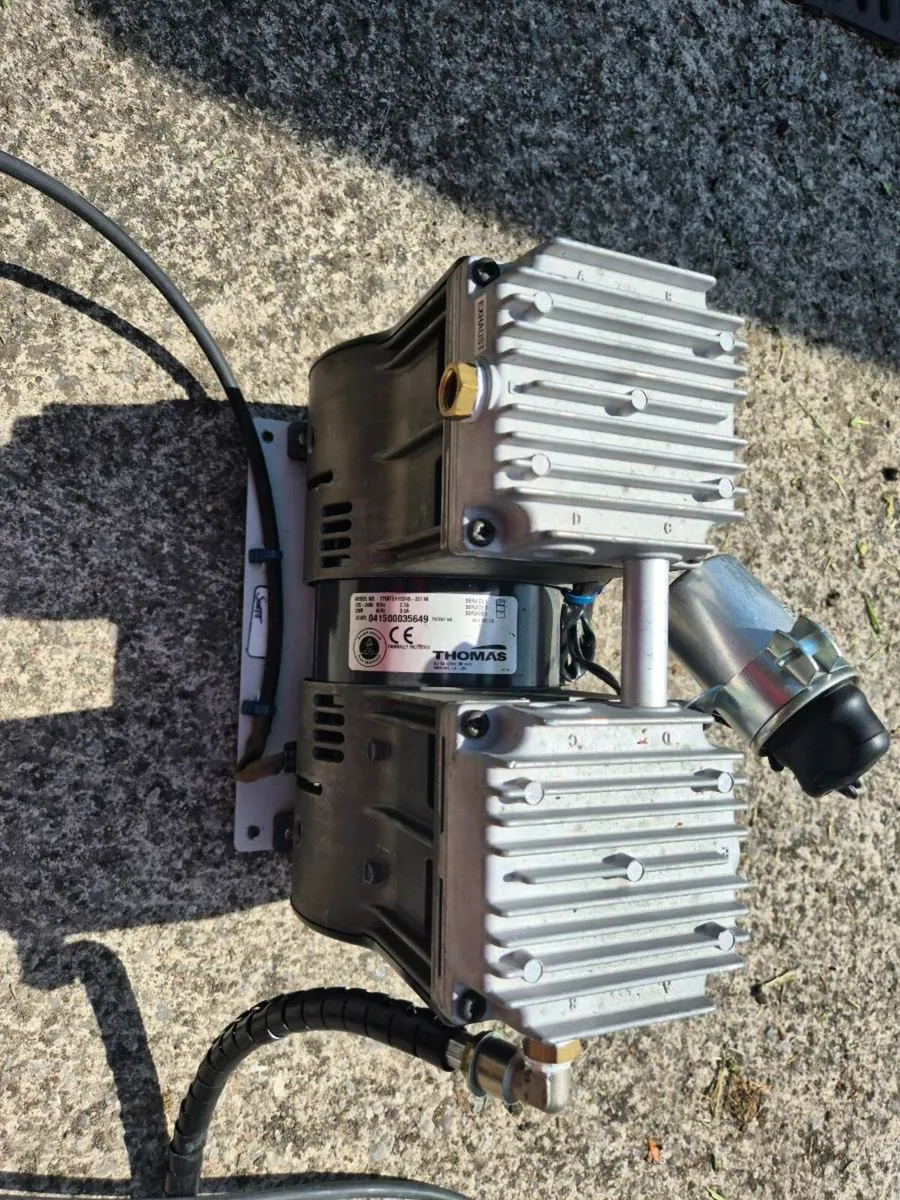 Thomas
Peak Scientific Compressor
2750TGHI52/48-40 - Image 2