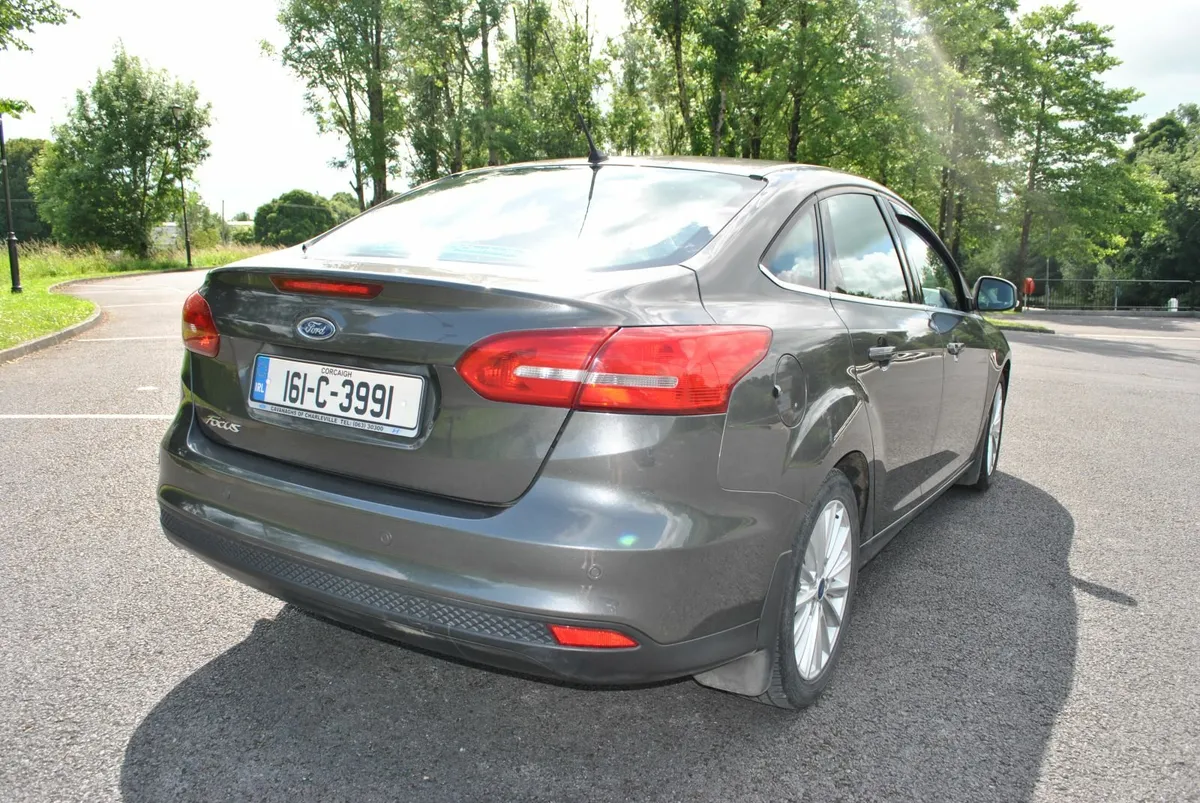 Ford Focus Titanium 2016 - Image 2