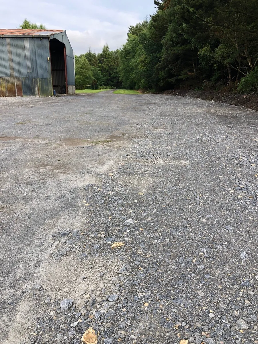Yard and sheds to  let - Image 2
